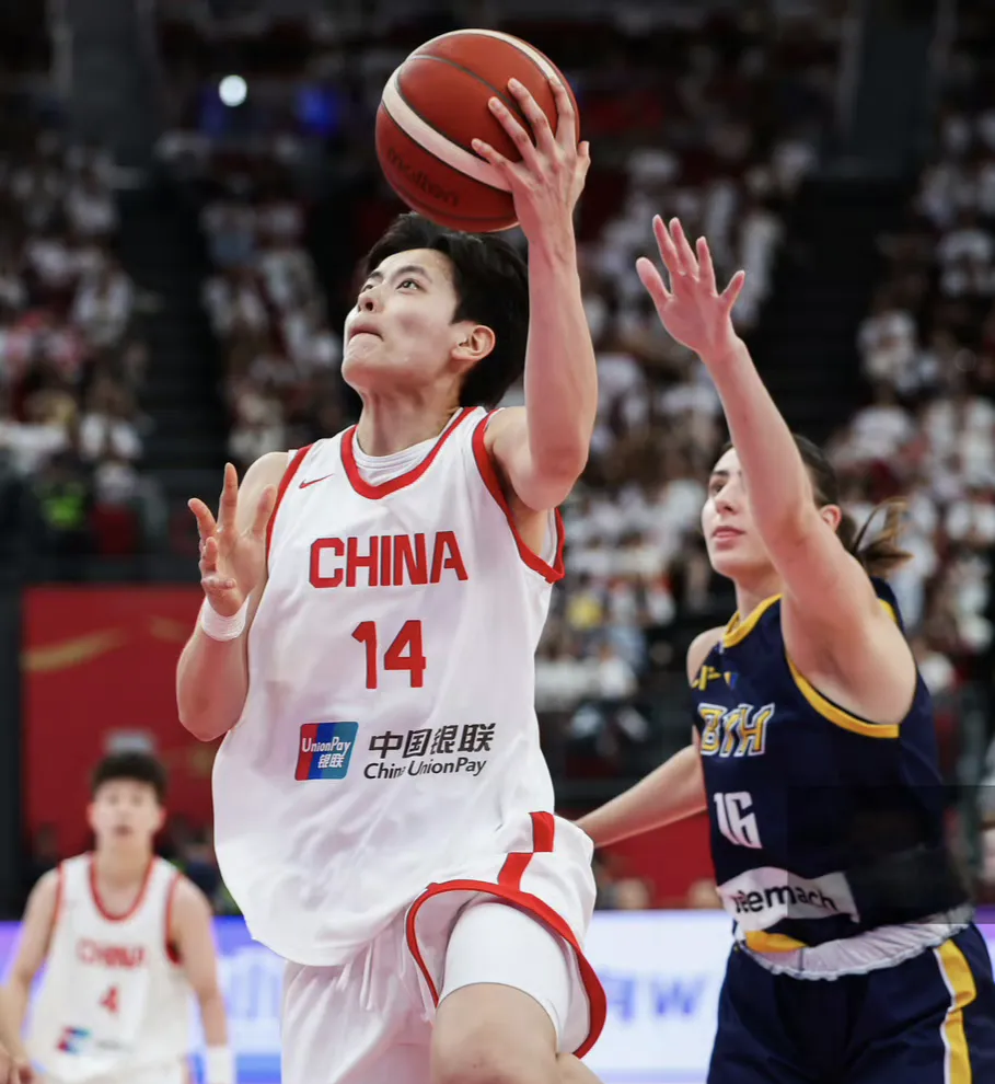 爱游戏-包含欧超杯赛程吃紧；山东男篮清晨篮板制胜；信心回归；赛季目标并未改变的词条